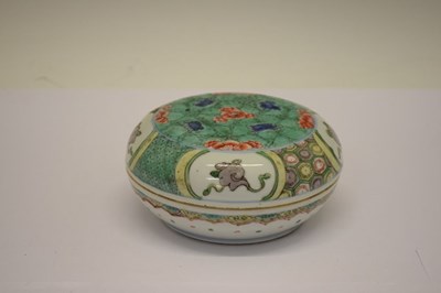 Lot 286 - Chinese Famille Verte circular box and cover