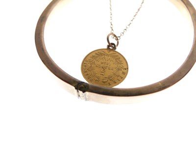 Lot 47 - Gold-plated snap bangle attached a 5 francs coin