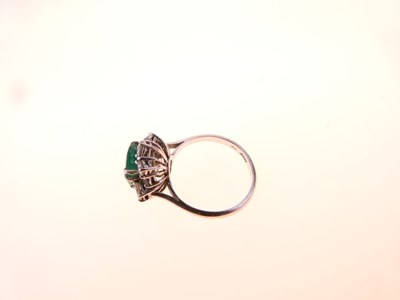 Lot 19 - Emerald and diamond cluster ring