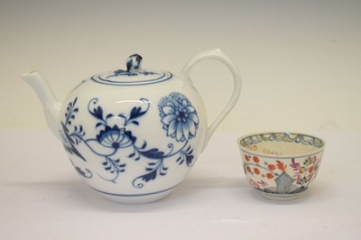 Lot 262 - Meissen Onion pattern teapot and a Meissen tea bowl