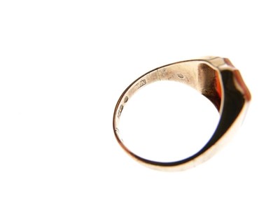 Lot 7 - 9ct gold sardonyx signet ring