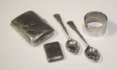Lot 94 - Group of assorted silver