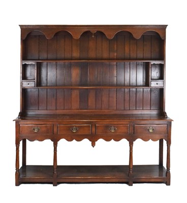 Lot 481 - Reproduction oak dresser