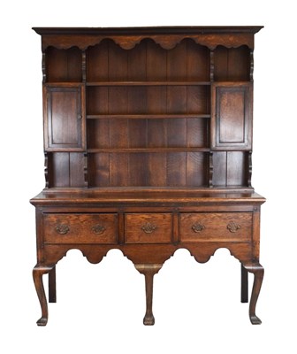 Lot 495 - Reproduction oak dresser