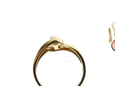 Lot 9 - Two 9ct gold dress rings