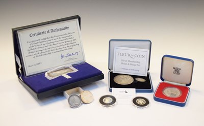 Lot 116 - Royal Mint 'Fleur de Coin' silver medal and badge set