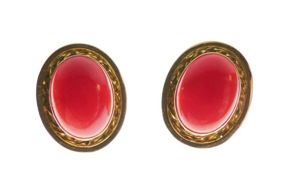 Lot 37 - Pair of coral ear clips