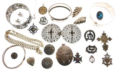 Lot 60 - Assorted silver, white metal and unmarked jewellery
