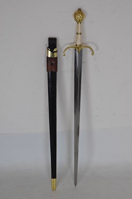 Lot 354 - Three reproduction firearms and a re-enactment sword