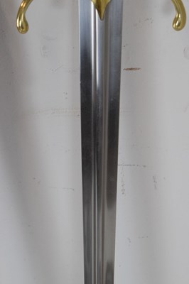Lot 354 - Three reproduction firearms and a re-enactment sword
