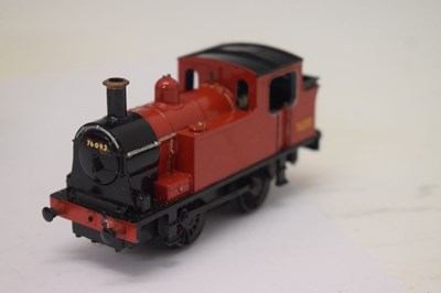 Lot 385 - Triang and Hornby 00 gauge railway trainset locomotives