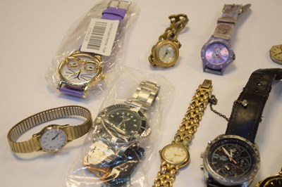 Lot 80 - Quantity of fashion watches