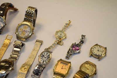 Lot 80 - Quantity of fashion watches
