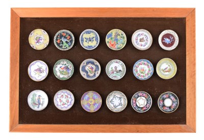 Lot 362 - Unusual collection of French porcelain miniature 'trade samples'