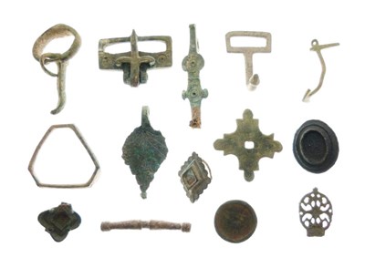 Lot 272 - Antiquities - Group of Roman and other artefacts