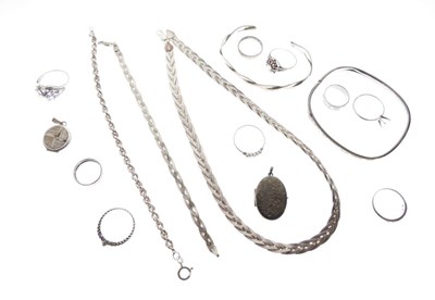 Lot 80 - Quantity of silver and white metal jewellery