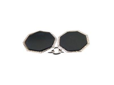Lot 62 - Pair of black onyx set cufflinks