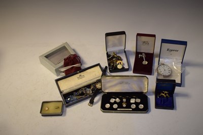 Lot 91 - Box of miscellaneous items