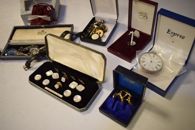 Lot 91 - Box of miscellaneous items