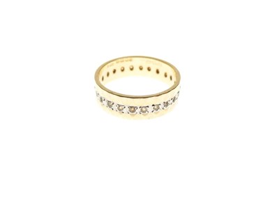 Lot 12 - 18ct gold two-colour wedding band