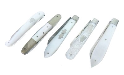 Lot 181 - Four Edward VII silver and mother-of-pearl pen knives and other