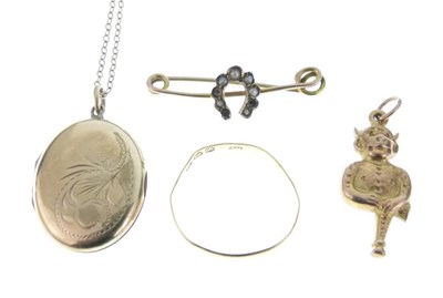 Lot 57 - Small group of 9ct gold items