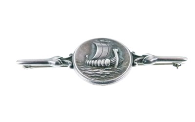 Lot 54 - Georg Jensen silver bar brooch