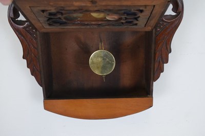 Lot 523 - American wall clock