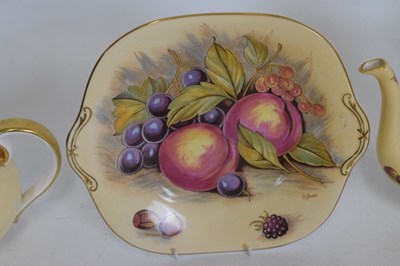 Lot 342 - Large quantity of Aynsley 'Orchard Gold'