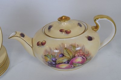 Lot 342 - Large quantity of Aynsley 'Orchard Gold'