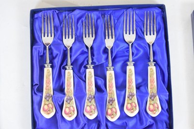 Lot 342 - Large quantity of Aynsley 'Orchard Gold'