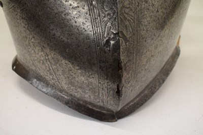 Lot 480 - Late 16th Century front and back plate