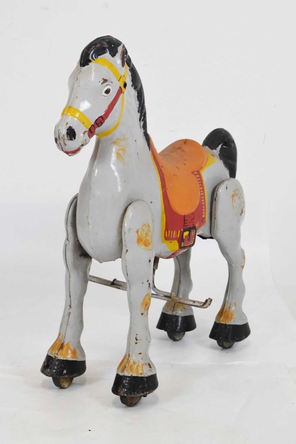 Mobo sales riding horse