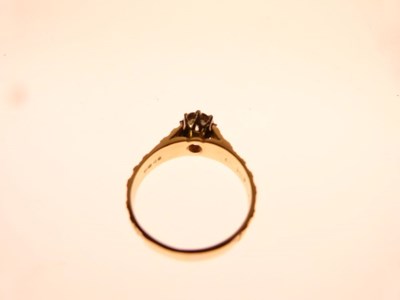 Lot 4 - 18ct gold illusion set single stone diamond ring