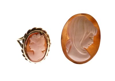 Lot 25 - Two Italian 9ct gold cameo rings