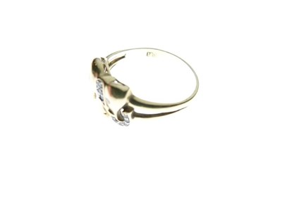 Lot 29 - Elephant design diamond set ring
