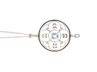 Lot 37 - Edwardian pendant with chain
