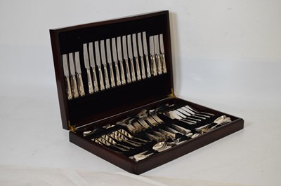 Lot 660 - Extensive twenty-four piece silver plated canteen of King's pattern cutlery