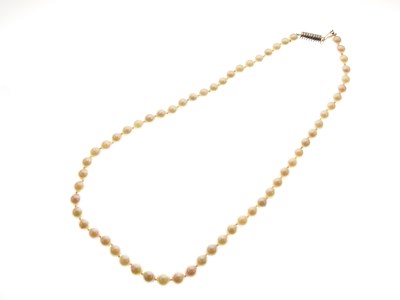 Lot 61 - Uniform string of cultured pearls
