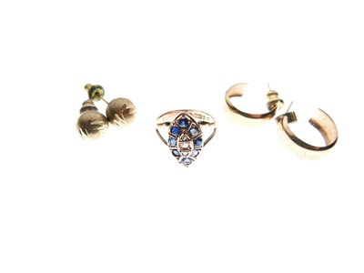 Lot 135 - Late Victorian 9ct gold, sapphire and diamond navette ring