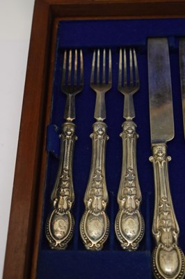 Lot 84 - Victorian cased set of twelve silver fruit knives and forks and set of six teaspoons