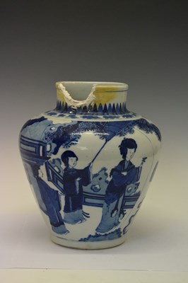 Lot 545 - Chinese porcelain 'Transitional' style vase