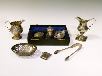 Lot 269 - Mixed group of silver