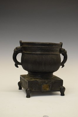 Lot 484 - A good Chinese bronze ritual food vessel on stand (Gui)