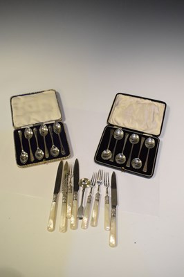 Lot 255 - Two cased sets of teaspoon, etc.