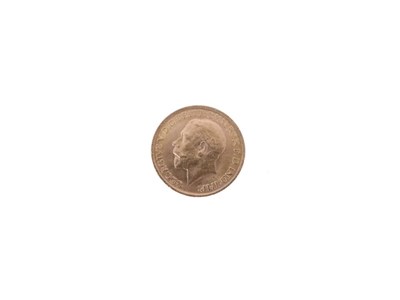 Lot 163 - George V gold sovereign, 1914