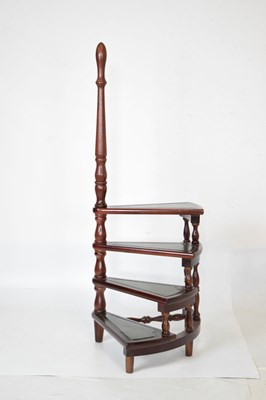 Lot 688 - Reproduction mahogany library steps