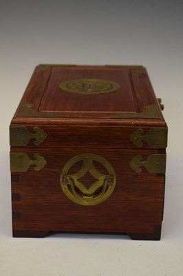 Lot 365 - Chinese jewellery box