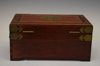 Lot 365 - Chinese jewellery box