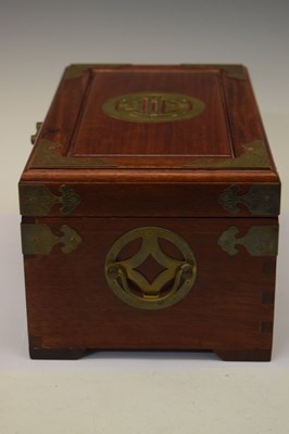 Lot 365 - Chinese jewellery box